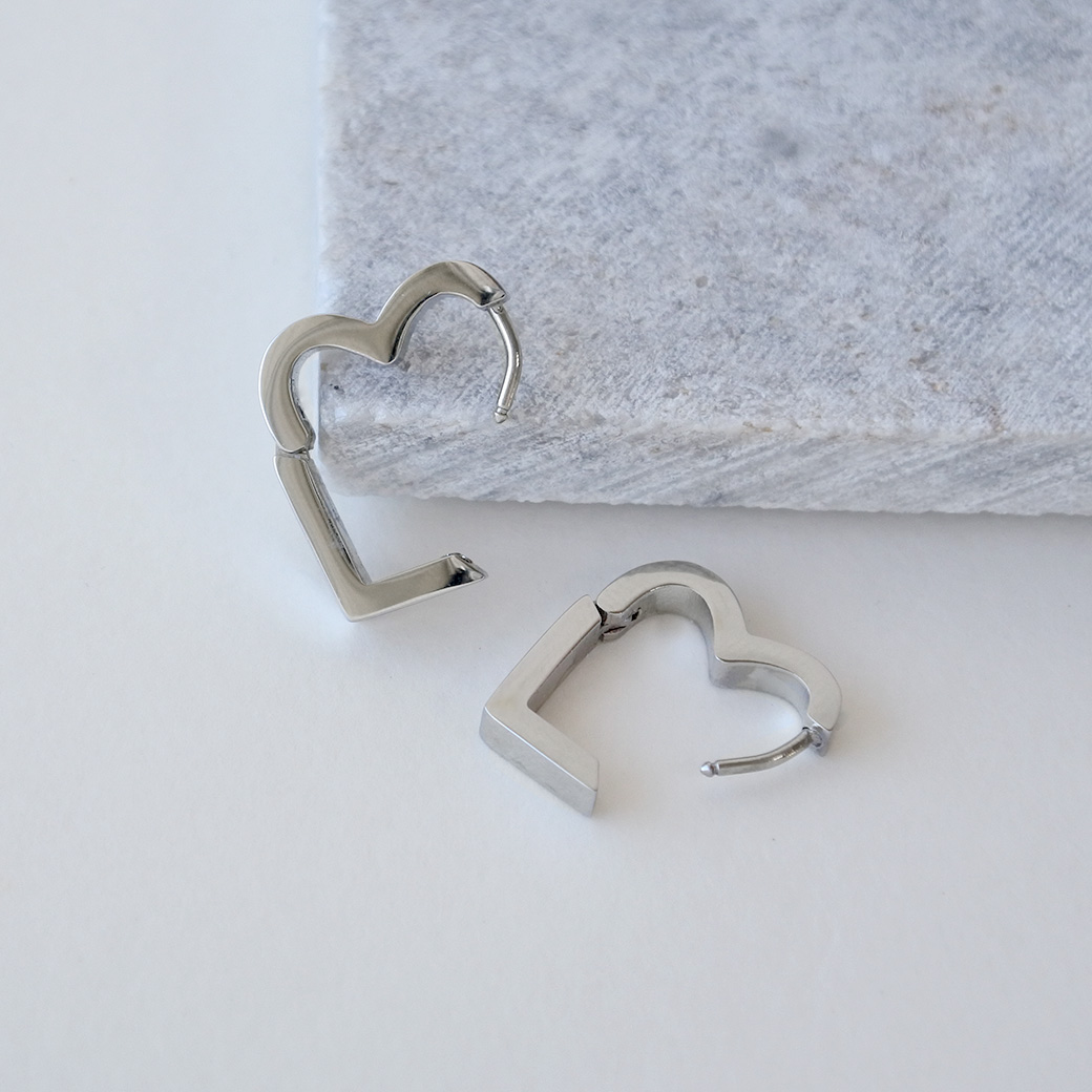 金属アレルギー対応ピアス