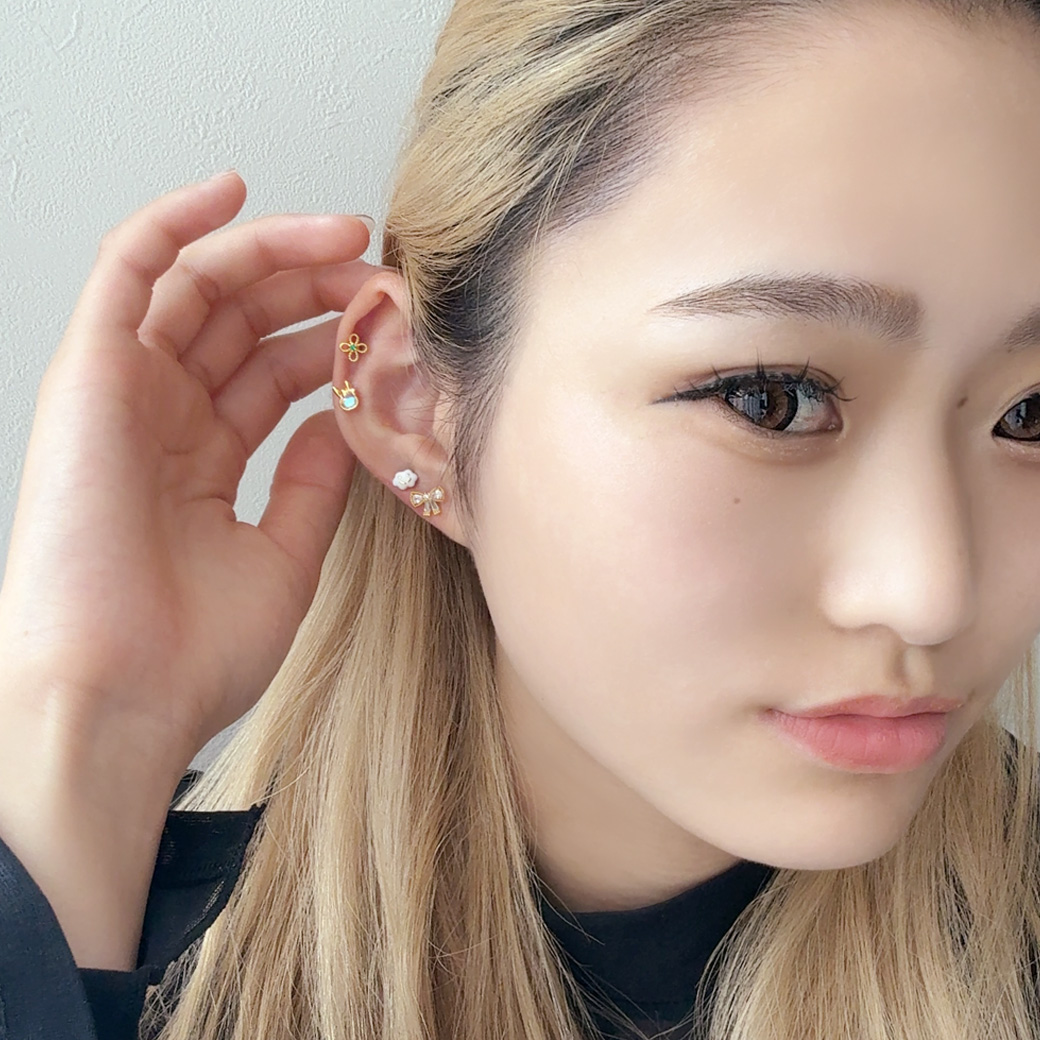 14G 16G ］耳元を彩る可憐なフラワー モチーフ ストレート 軟骨ピアス